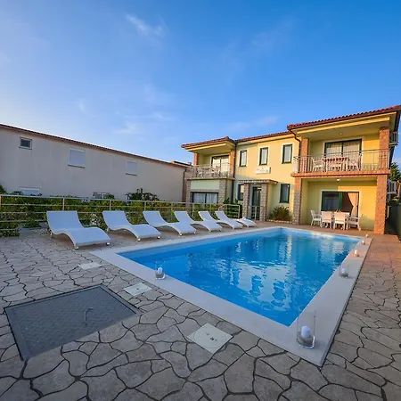 Sunset Deluxe Villa Vir Exterior photo