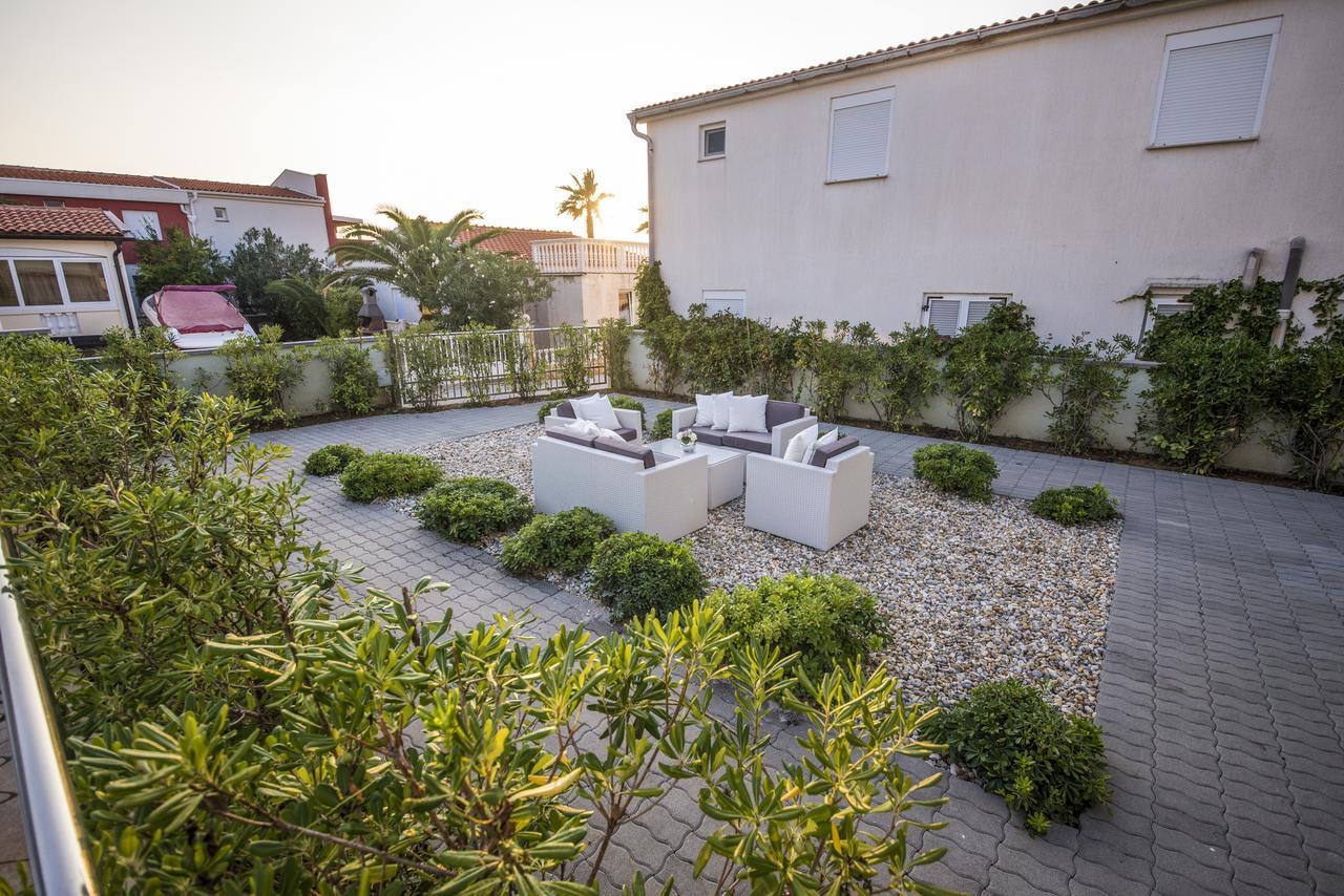 Sunset Deluxe Villa Vir